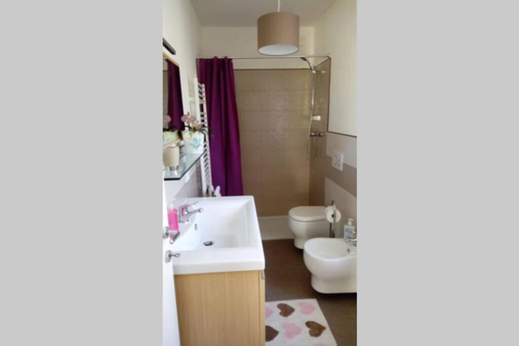 Casadolcelago Marone Villa Con Giardino Vista Lago Private Parking Exterior foto