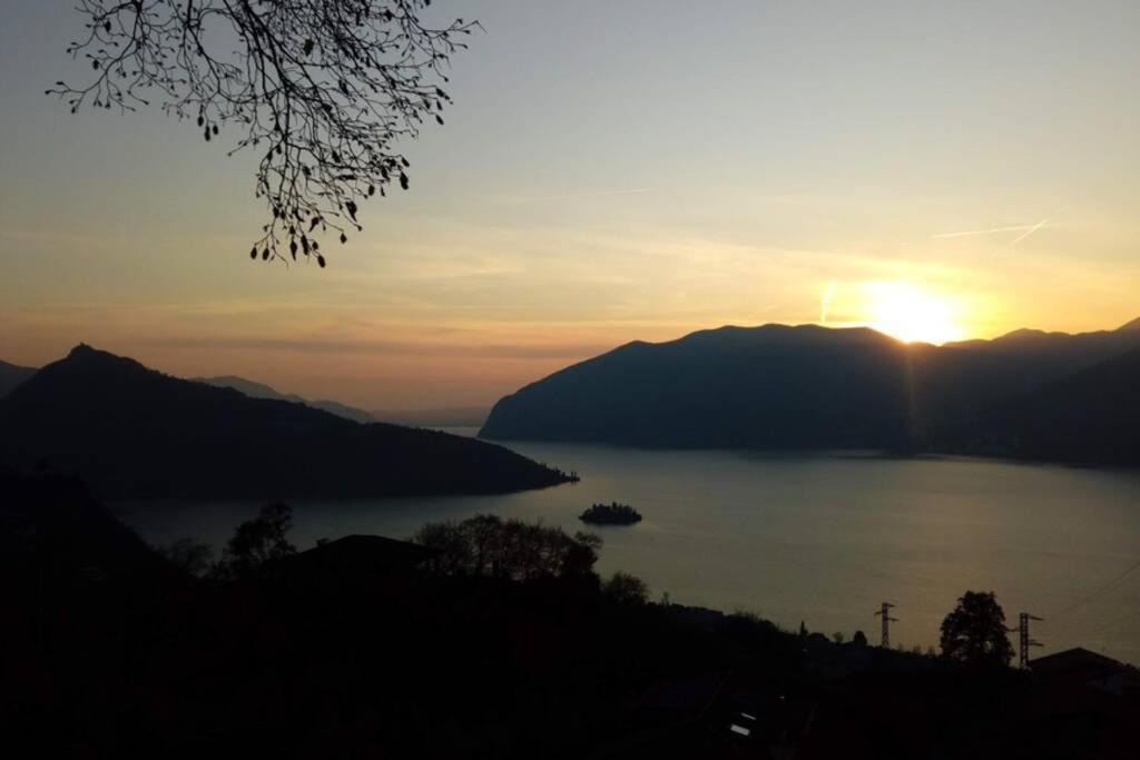 Casadolcelago Marone Villa Con Giardino Vista Lago Private Parking Exterior foto