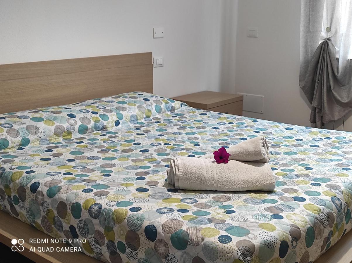 Casadolcelago Marone Villa Con Giardino Vista Lago Private Parking Exterior foto